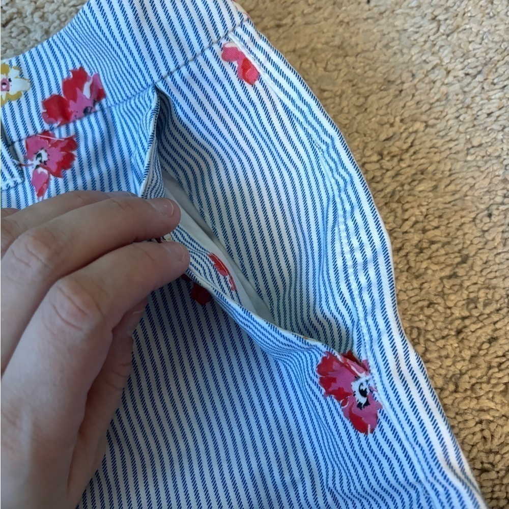 Old Navy Shorts Blue White Stripes Pink Yellow Flowers - Picture 3 of 8